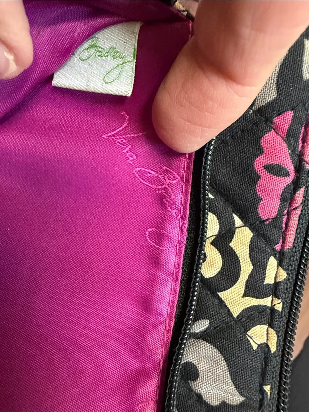 retired/ vintage Vera Bradley Black, Pink & Cream Quilted Wristlet